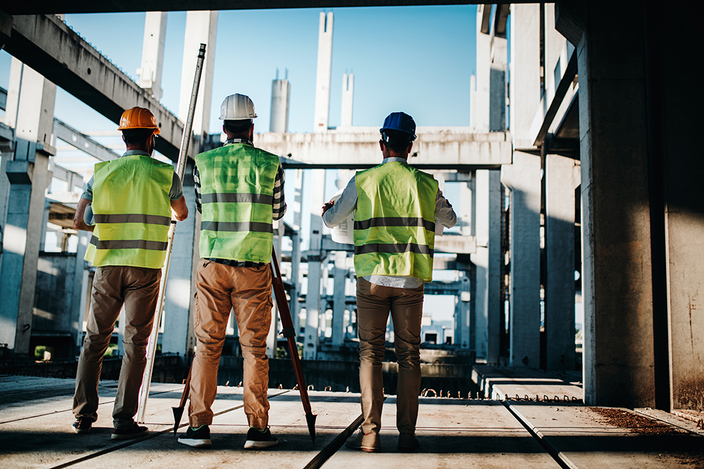 647888ca92d03e3fca3f2453 construction engineers discussion with architects 2021 09 03 18 53 30 utc